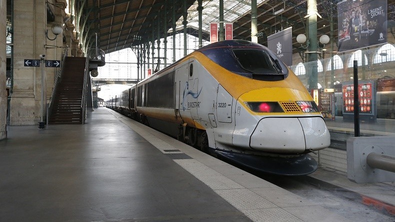Un passager anglais de l'Eurostar sème la panique gare du Nord: il transportait un obus !