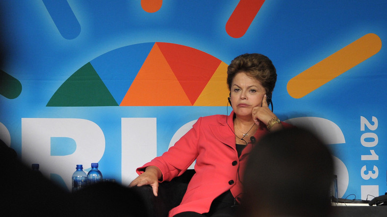 La présidente brésilienne Dilma Rousseff réduit son salaire de 10% pour aider l’économie