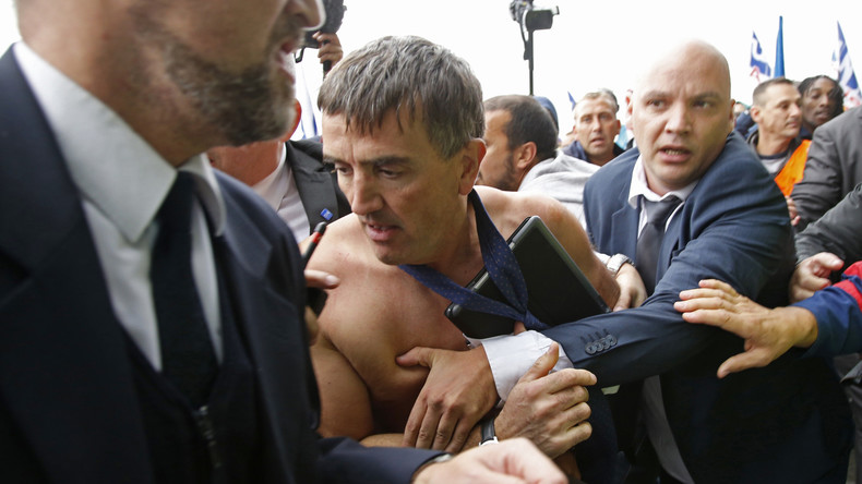 Violences chez Air France après l'annonce de 2 900 suppressions de postes