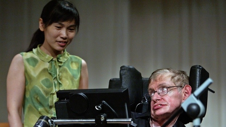 Pour Stephen Hawking, les femmes demeurent le seul mystère insoluble de l'univers