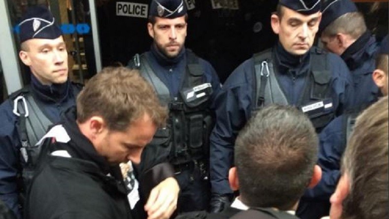 Les avocats de Lille, en grève, évacués en force par les CRS