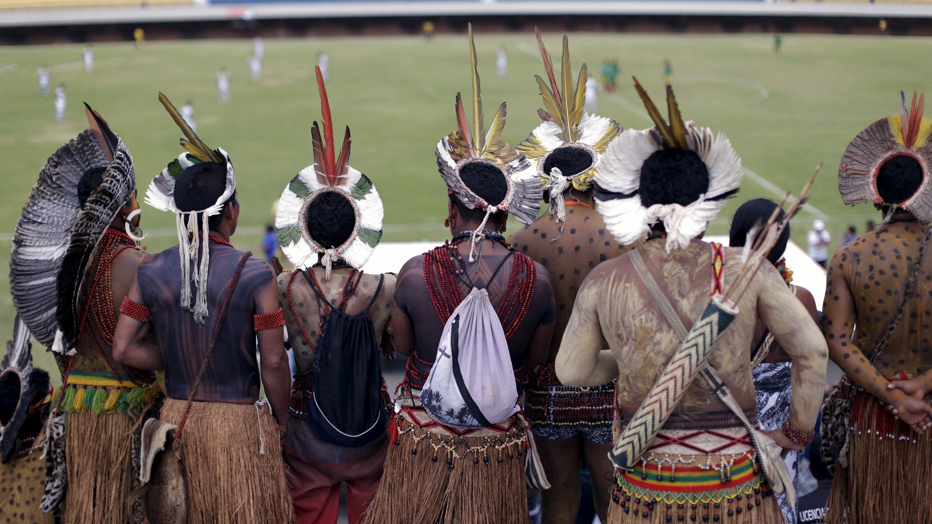 Des autochtones de la tribu Pataxo se mesurent au football contre la tribu Xerente