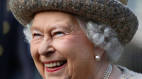 Un Américain frustré implore la reine d’Angleterre d’annexer les USA… Et reçoit une réponse !