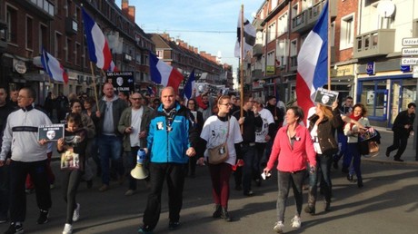 Les Calaisiens en Colère bravent une nouvelle fois leur maire et manifestent contre les migrants 