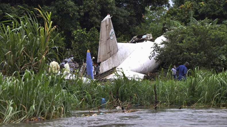 EN CONTINU : Un avion-cargo s’écrase peu après son décollage au Sud-Soudan, près de 40 morts
