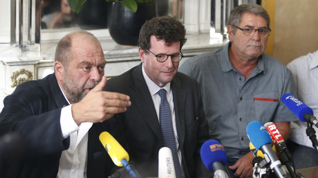 Pascal Ferret et son avocat lors d'une conférence de presse