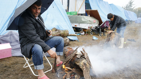 La justice ordonne aux pouvoirs public d'assainir la «jungle» des migrants à Calais