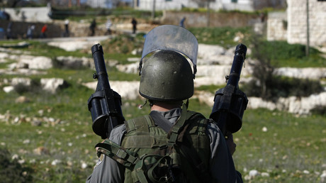 Un soldat israélien dans une colonie en Cisjordanie 