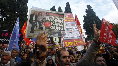 D'importantes manifestations ont eu lieu hier à Istanbul en soutien aux deux journalistes emprisonnés.