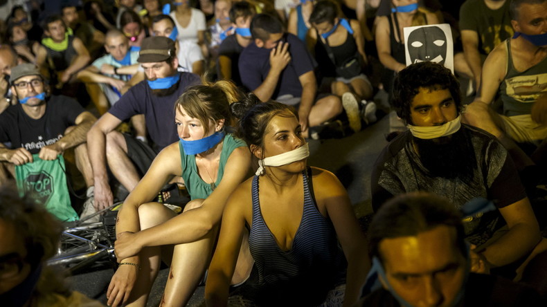 «Loi Bâillon» en Espagne : des journalistes saisissent la Cour européenne des droits de l’homme