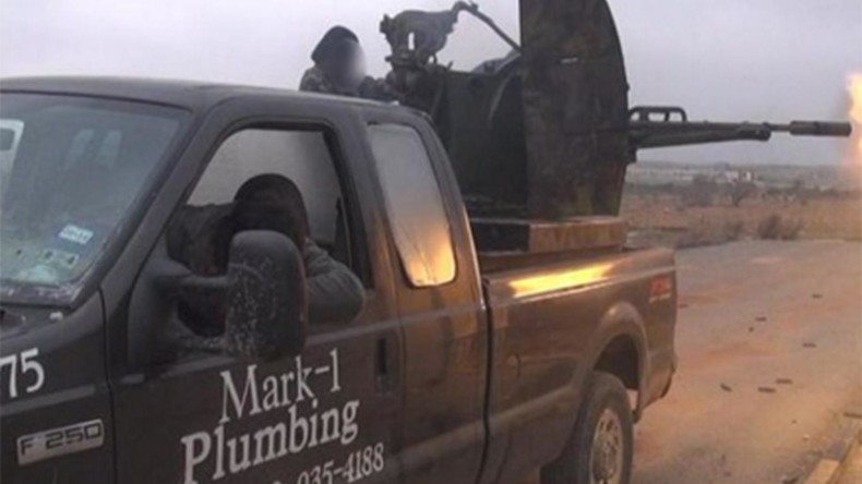 Un plombier attaque Ford après l'apparition de son pick-up dans une vidéo djihadiste en Syrie