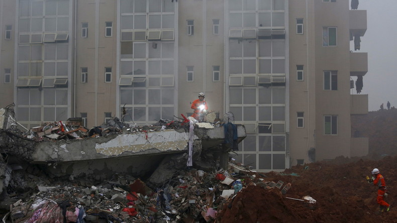 Chine : 91 personnes portées disparues après un glissement de terrain (VIDEO)