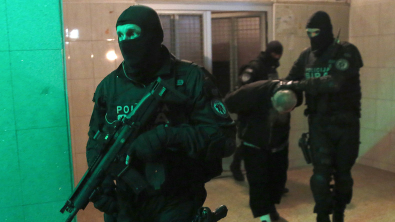 Bosnie : 11 personnes soupçonnées d'avoir des liens avec Daesh en détention (VIDEO)
