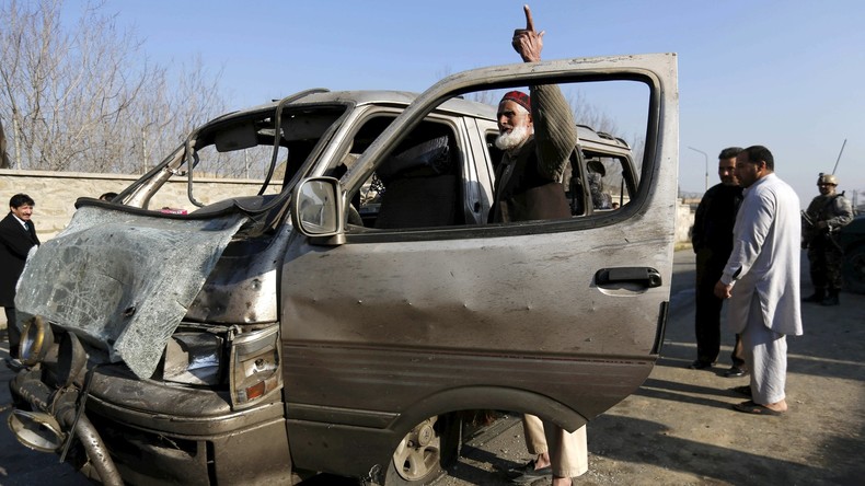 Afghanistan : une voiture piégée explose près de l'aéroport de Kaboul, un civil mort (VIDEO)