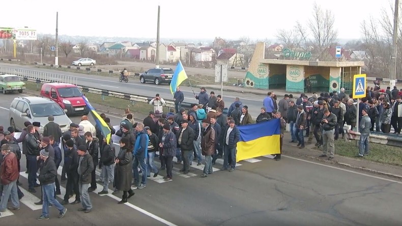 Les agriculteurs ukrainiens vont bloquer les principales routes du pays (VIDEO)