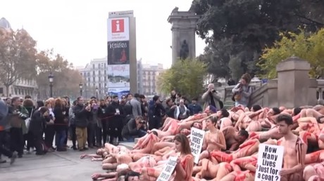 Barcelone : des militants, nus et morts, pour lutter contre les vêtements de fourrure