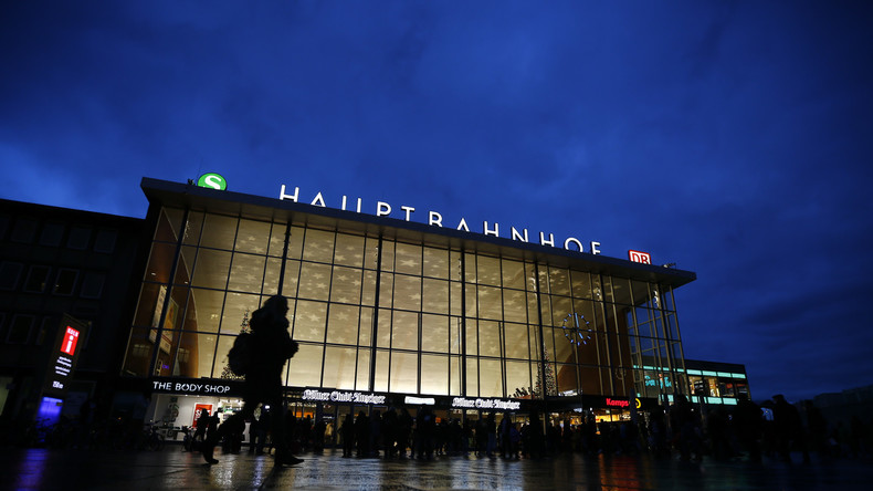 Incidents à Cologne : les agresseurs se moquaient des policiers, selon un rapport des autorités