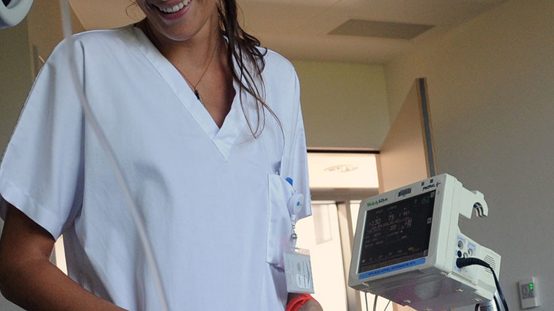 Infirmières coquines : le personnel d’un hôpital suédois critiqué suite à un calendrier douteux