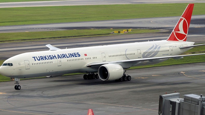 Une alerte à la bombe déroute le vol Houston-Istanbul en Irlande, des passagers évacués
