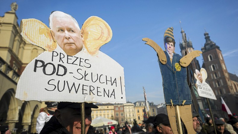 Les Cracoviens manifestent contre la surveillance sur Internet