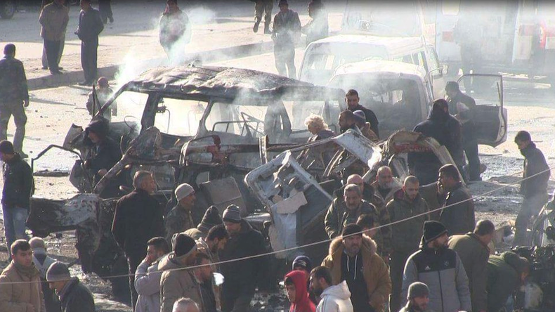 Syrie : 22 morts dans deux explosions revendiquées par Daesh à un barrage de l'armée à Homs (VIDEO)