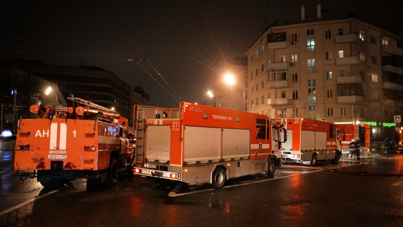 Douze corps dont un bébé retrouvés dans une usine incendiée à Moscou (VIDEO)