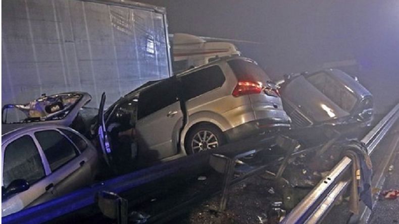 Slovénie : quatre personnes tuées dans un impressionnant carambolage (VIDEO)