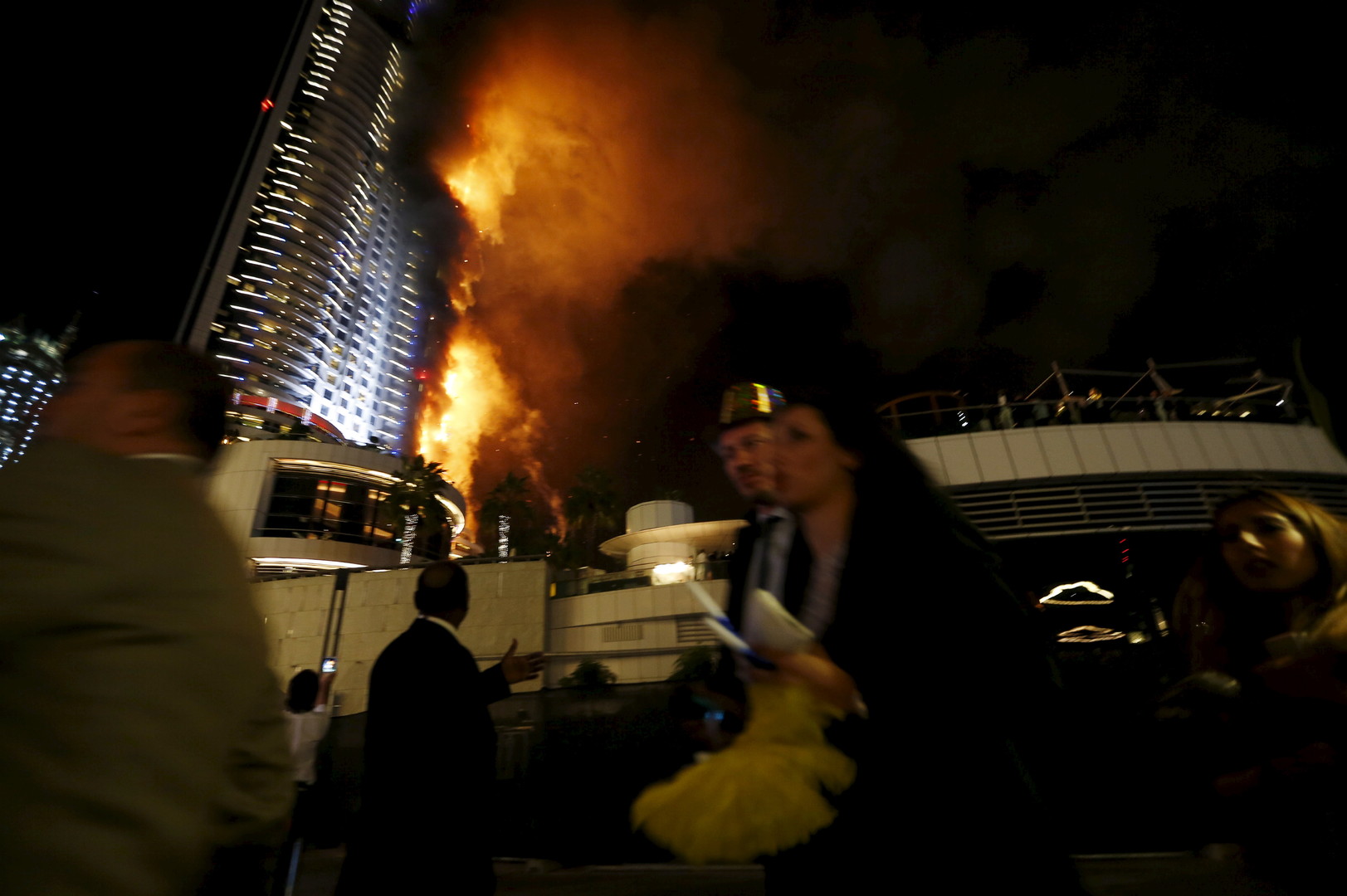Découvrez les ravages de l’incendie qui a pris dans un hôtel de luxe de 63 étages à Dubaï (PHOTOS)