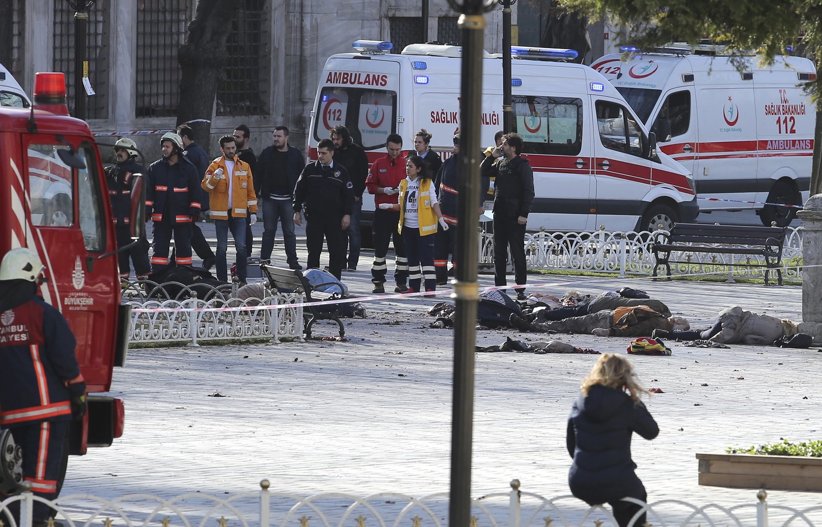 Dix touristes étrangers morts dans un attentat suicide qui a secoué Istanbul (VIDEO)