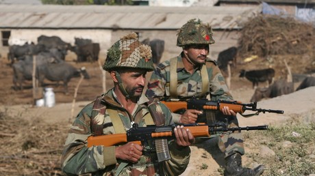 Deuxième jour consécutif d’opération antiterroristes près de la base indienne de Pathankot