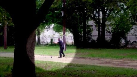 USA: un policier accusé du meurtre d'un Noir libéré sous caution (VIDEO)
