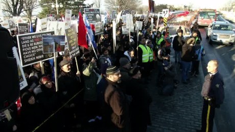 Canada : des centaines manifestent contre le gros contrat d’armement avec l’Arabie saoudite (VIDEO)