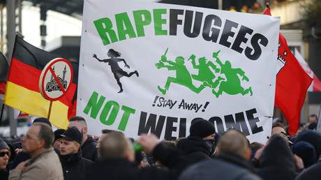 Des partisans du mouvement allemand contre l’islamisation PEGIDA lors d'une protestation à Cologne