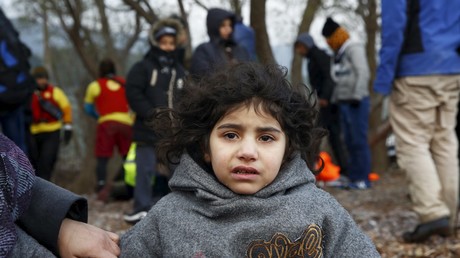 Une petite fille irakienne sur l’île de Lesbos, en Grèce, le 22 janvier 2016