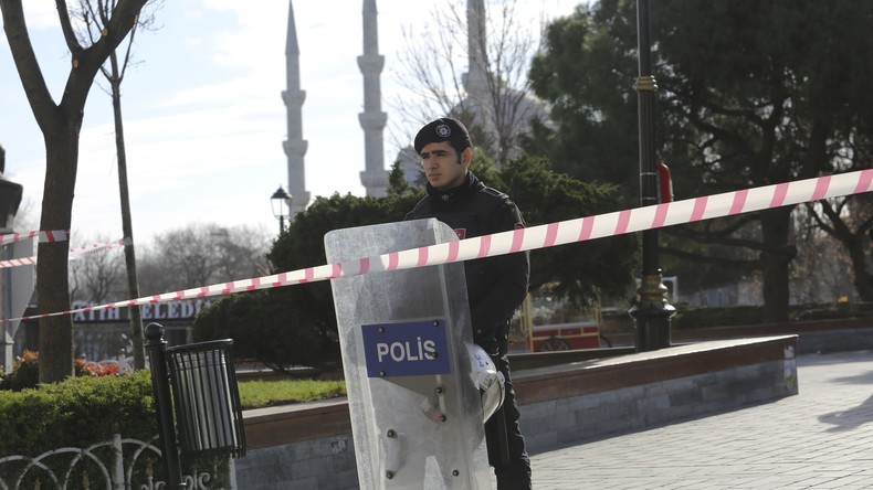 Une forte explosion aurait fait deux blessés à Istanbul, la police est sur place