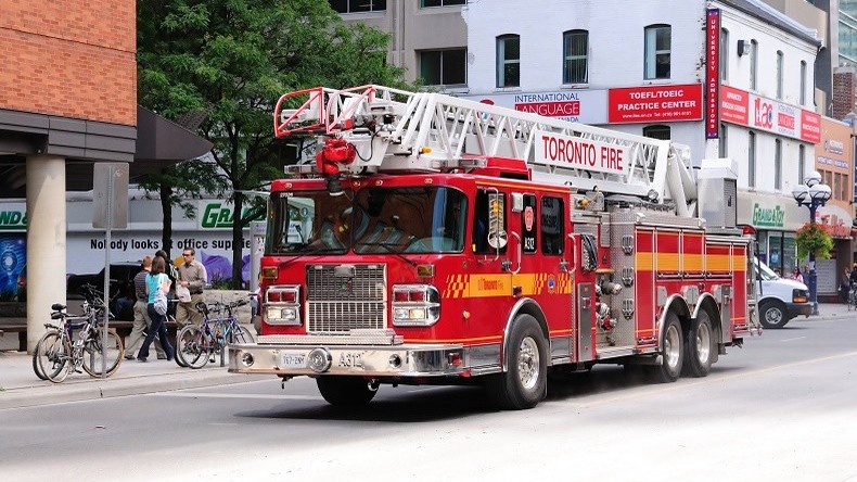Toronto : trois morts et quinze blessés dans l'incendie d'une maison de retraite