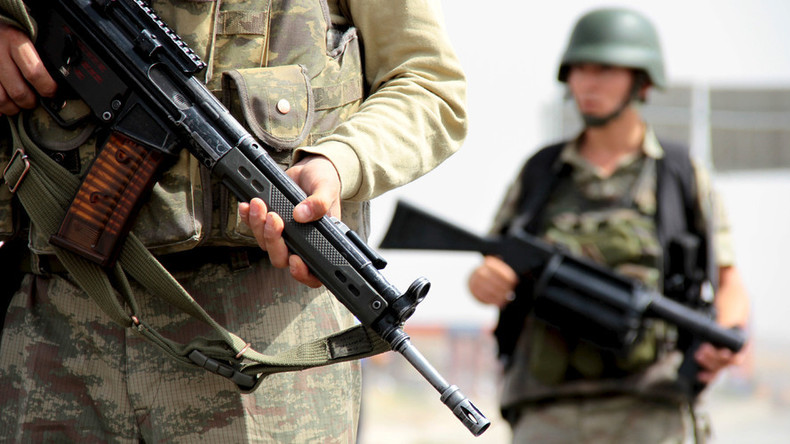 Des troupes turques et combattants kurdes s’affrontent à Diyarbakir, quatre blessés