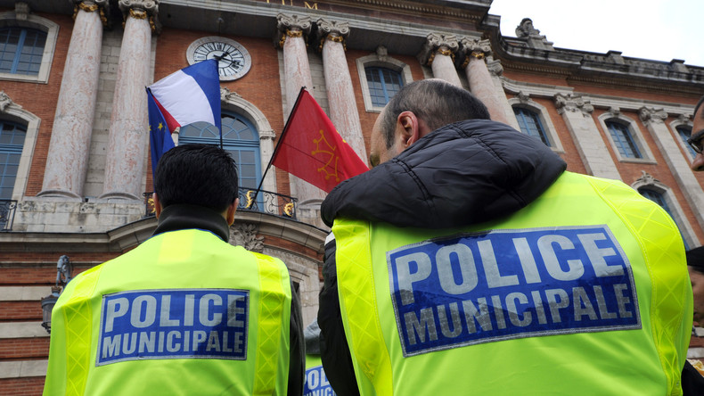 «On sort du champ de compétence des policiers municipaux. C'est interdit par la loi»