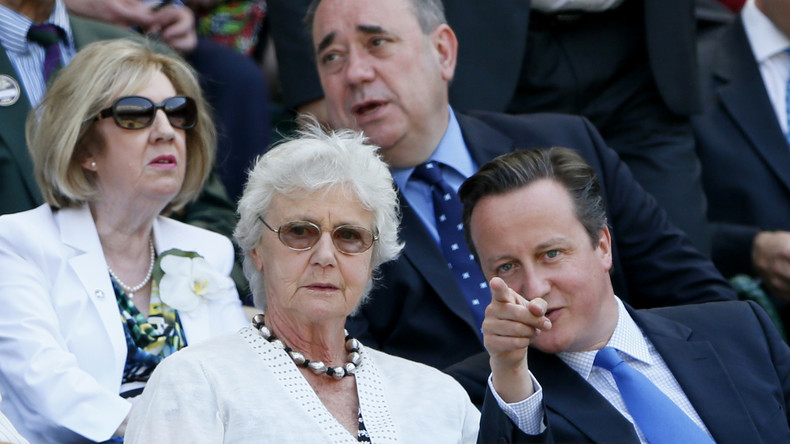 La mère de David Cameron s'oppose à une mesure d'austérité imposée indirectement par... son fils