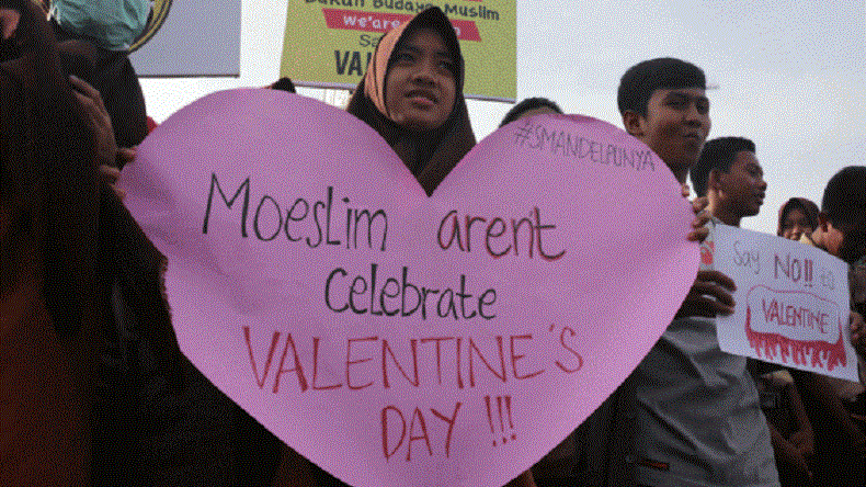 L'Indonésie interdit la célébration de la Saint-Valentin car cela ne fait pas partie de l'islam