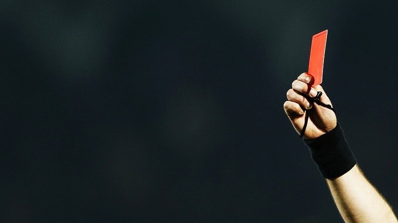 Argentine : furieux d'avoir reçu un carton rouge, il tire sur l'arbitre et le tue
