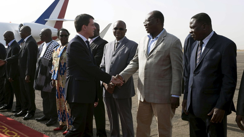 Après le Mali, le Premier ministre Manuel Valls au Burkina Faso un mois après l'attentat