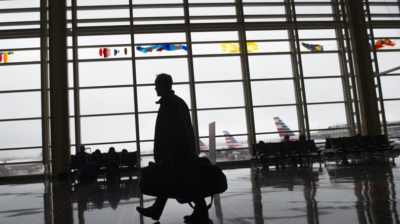 Etats-Unis : un homme se rend nu à l'aéroport et patiente au bureau d'enregistrement (PHOTOS)