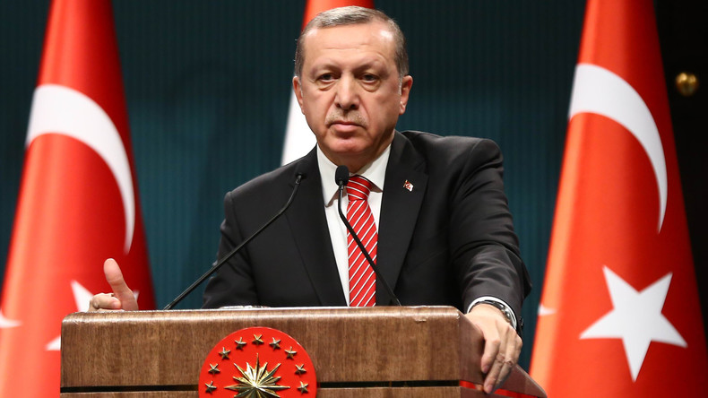 Turquie : exaspéré de l’entendre insulter Erdogan, un mari porte plainte contre son épouse