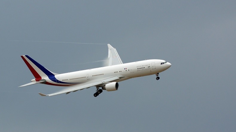 Au Pérou, l'avion de François Hollande est... en panne
