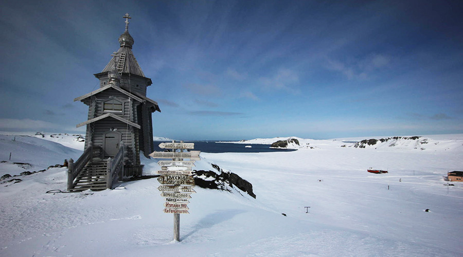 Le patriarche russe Cyrille s'est promené avec des manchots et a prié en Antarctique (VIDEO, PHOTO)
