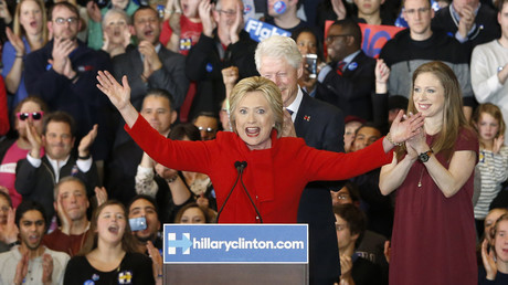 Avec un très faible écart, Hillary Clinton s'impose dans la primaire de l'Iowa devant Bernie Sanders