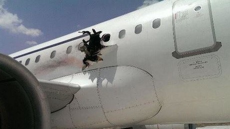Miracle en Somalie :  les pilotes posent un Airbus malgré un trou dans la carlingue (PHOTOS, VIDEO)