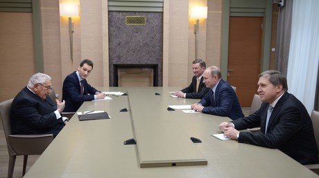 Des relations russo-américaines tendues n’ont pas empêché la rencontre Poutine-Kissinger