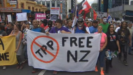 Les néo-zélandais s'indignent contre la signature du controversé TPP (VIDEO)